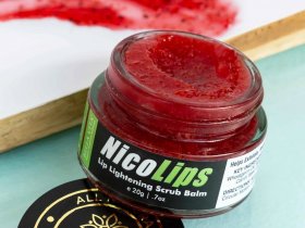 NicoLips Lip Lightening Scrub