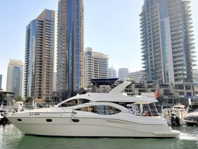 Rent yacht dubai