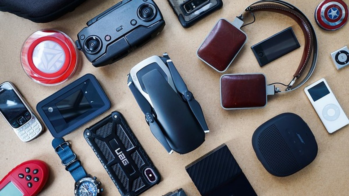 cool travel gadgets for guys